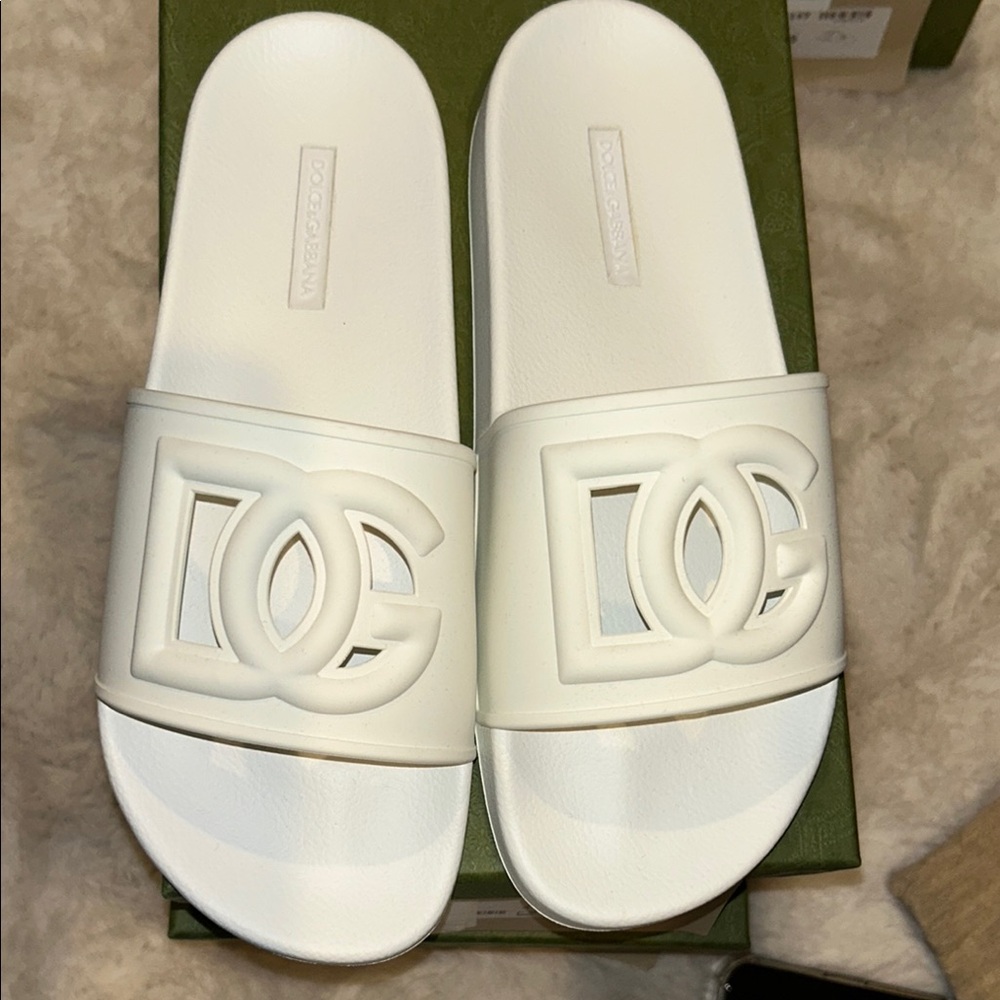Dolce & Gabbana Logo Embossed White Slides